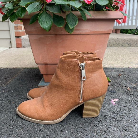 Express Shoes - Express Cognac Block Heeled Booties